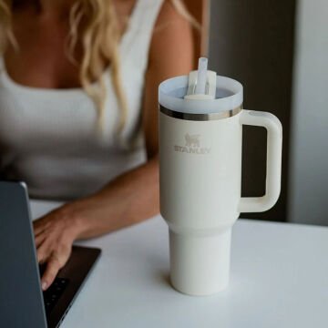 Stanley Quencher Flowstate Pipetli Termos Bardak 1.18 Lt