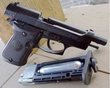 Umarex Beretta M84 FS Havalı Tabanca 4,5 mm Siyah