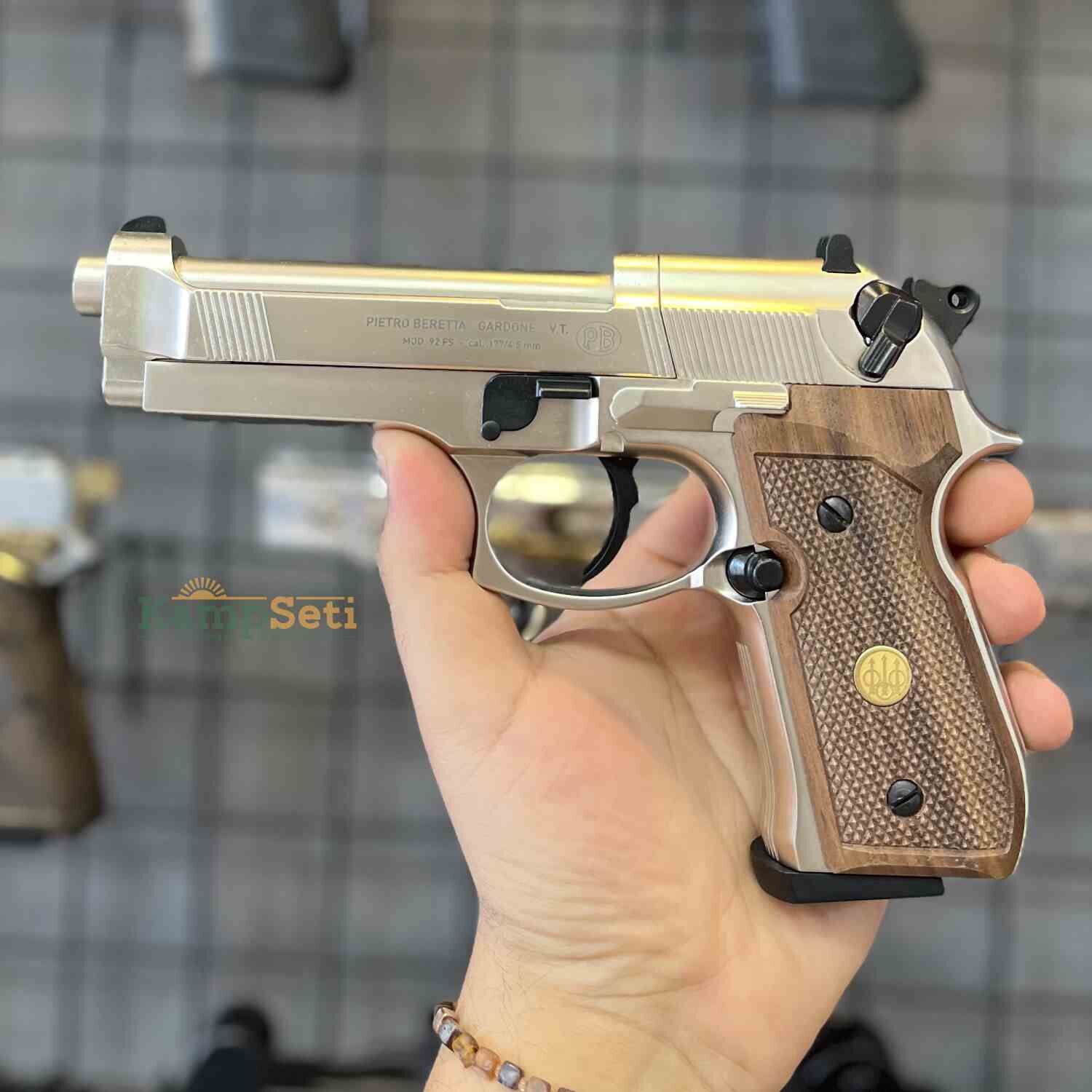 Umarex BERETTA M 92 Havalı Tabanca 4.5 mm (ahşap kabza) Parlak