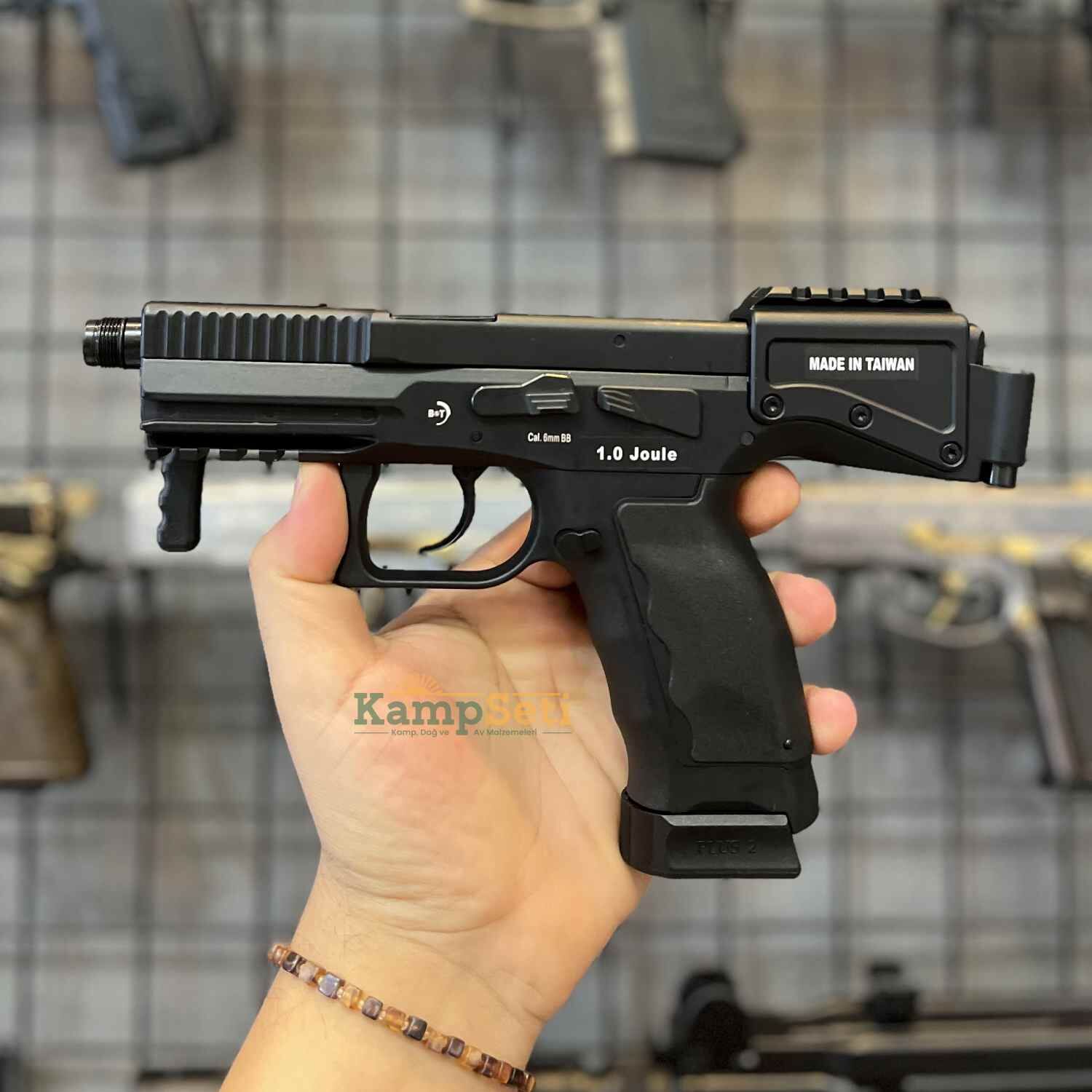 ASG B&T USW A1 Blowback Airsoft Tabanca Lisanslı